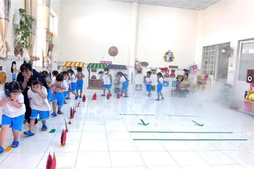 Giáo dục kỹ năng sống: Dạy trẻ thoát hiểm khi có cháy