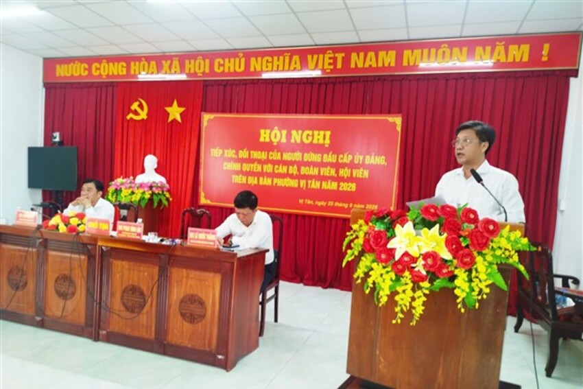 Vị Tân: Lãnh đạo phường đối thoại với cán bộ, đoàn viên, hội viên, tháo gỡ vướng mắc từ cơ sở