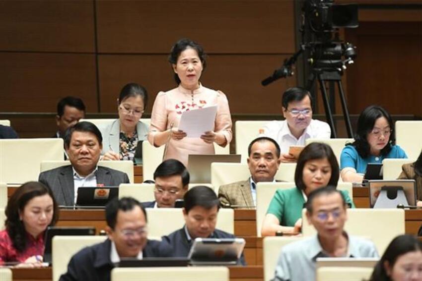 Đoàn Đại biểu Quốc hội TP Cần Thơ góp ý dự thảo Nghị quyết của Quốc hội về phê duyệt chủ trương đầu tư Chương trình mục tiêu quốc gia về chăm sóc sức khỏe, dân số và phát triển giai đoạn 2026-2035