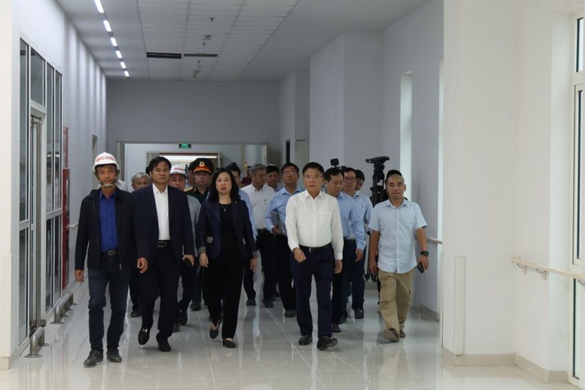 Phó Thủ tướng Lê Thành Long kiểm tra, đôn đốc tiến độ dự án cơ sở 2 Bệnh viện Bạch Mai và Việt Đức