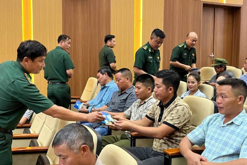 Đưa pháp luật và Bình dân học vụ số về xã biên giới, Mường Khương