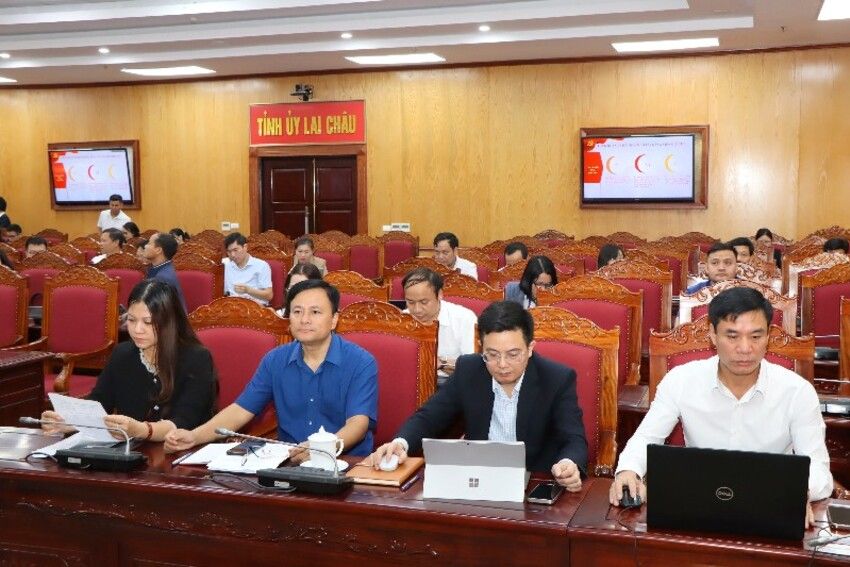 Hội nghị tập huấn ứng dụng “Sổ tay đảng viên điện tử”