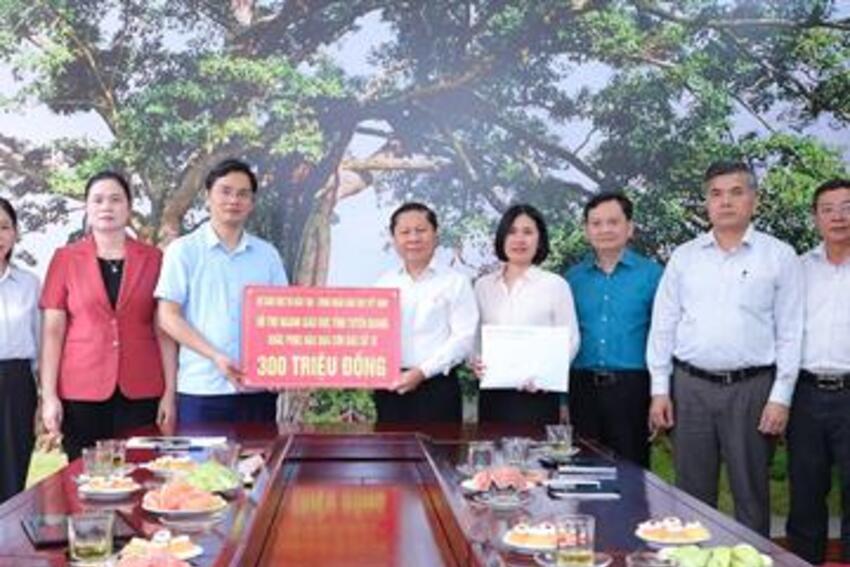 Đoàn công tác của Bộ GDĐT làm việc tại Tuyên Quang về việc khắc phục hậu quả hai cơn bão số 10, 11