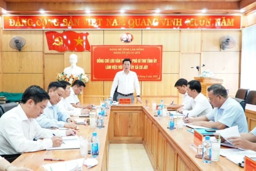 Học Bác để xây dựng chính quyền của dân, do dân, vì dân