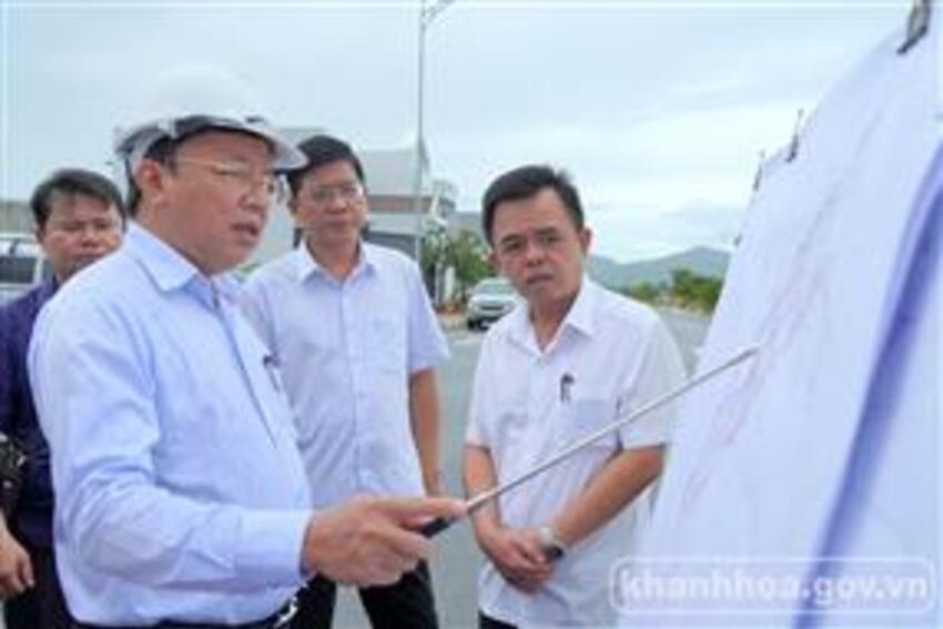 Lãnh đạo UBND tỉnh Khánh Hòa kiểm tra thực địa các khu tái định cư phục vụ Dự án Đường sắt tốc độ cao trên trục Bắc - Nam