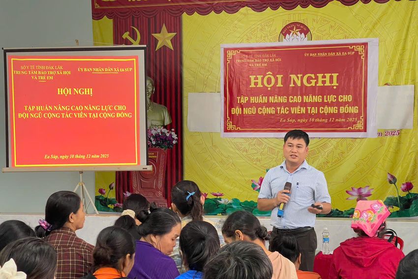 Tập huấn nâng cao năng lực công tác xã hội cho cộng tác viên cộng đồng xã Ea Súp