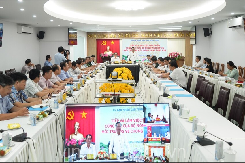 Thứ trưởng Bộ Nông nghiệp và Môi trường Võ Văn Hưng làm việc với tỉnh Vĩnh Long về chống khai thác IUU