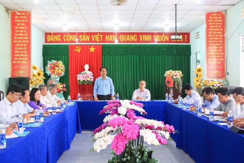 Chủ tịch UBND tỉnh Lữ Quang Ngời làm việc với xã An Hiệp về tình hình phát triển kinh tế - xã hội