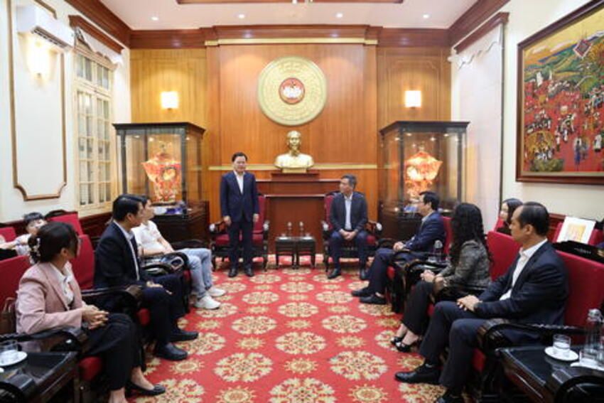 Ban Chính sách, chiến lược Trung ương ủng hộ đồng bào vùng bị thiệt hại do mưa, lũ