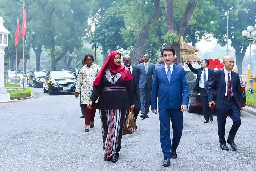 Thứ trưởng Ngoại giao Lê Anh Tuấn tiếp Đại sứ các nước châu Phi không thường trú tại Việt Nam