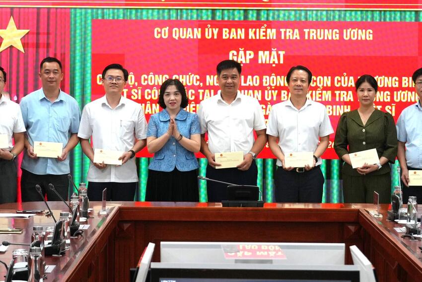 Lãnh đạo Cơ quan UBKT Trung ương gặp mặt tri ân thân nhân gia đình thương binh, liệt sĩ nhân dịp Kỷ niệm 79 năm ngày Thương binh - Liệt sĩ