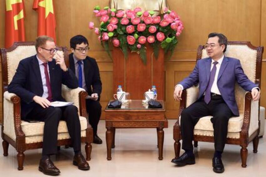 Trưởng Ban Chính sách, chiến lược Trung ương Nguyễn Thanh Nghị tiếp và làm việc với Lãnh đạo Tập đoàn Airbus