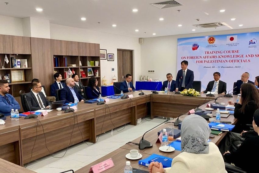 Khai giảng chương trình đào tạo ngắn hạn về đối ngoại cho cán bộ Palestine