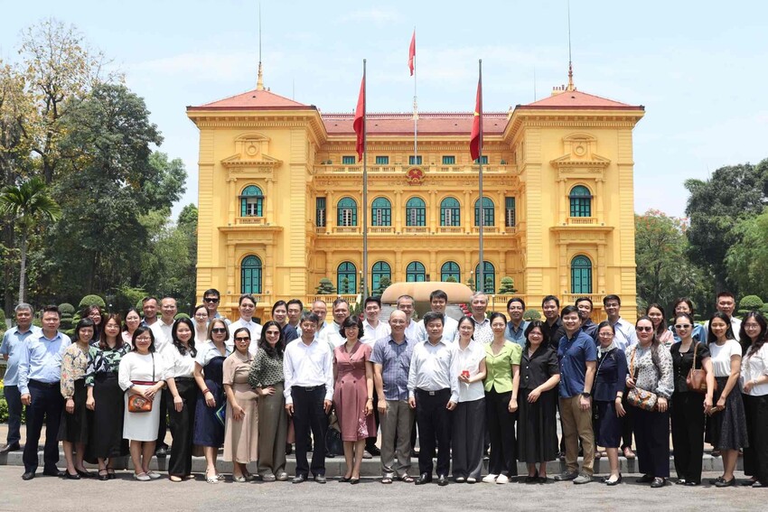 Đảng viên ngoại giao trên không gian số: Từ lắng nghe dư luận đến làm chủ trận địa thông tin