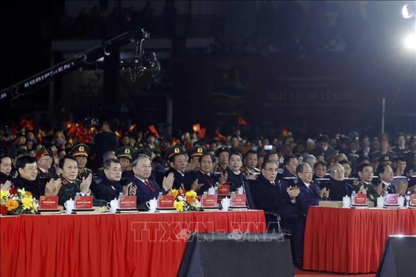 Tổng Bí thư dự Chương trình kỷ niệm 85 năm Ngày Bác Hồ về nước