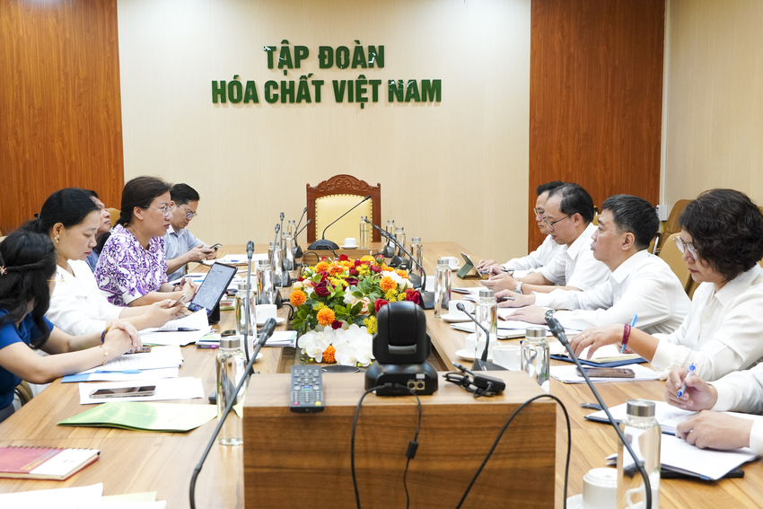 Bộ Công Thương và Vinachem rà soát kết quả thực hiện Nghị quyết 57