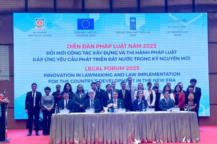 Tạo sự đồng thuận, thúc đẩy mạnh mẽ hơn nữa hợp tác quốc tế trong lĩnh vực pháp luật, tư pháp