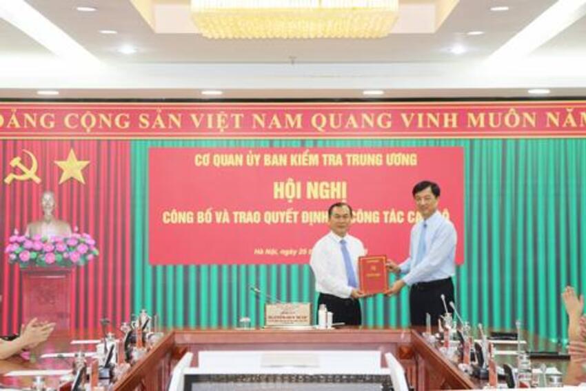 Cơ quan UBKT Trung ương tổ chức Hội nghị công bố và trao quyết định về công tác cán bộ
