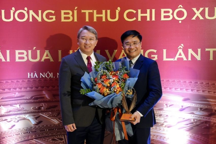 Viện trưởng Nguyễn Văn Cương được tuyên dương Bí thư Chi bộ xuất sắc trong toàn Đảng năm 2026