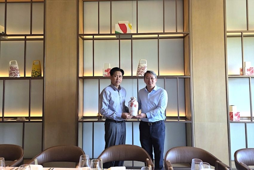 Bộ trưởng Bộ Tư pháp Việt Nam - Lào gặp song phương trong khuôn khổ chuyến thăm Lào của Tổng Bí thư