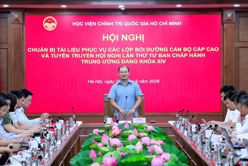 Họp chuẩn bị tài liệu phục vụ các lớp bồi dưỡng cán bộ cấp cao và tuyên truyền Hội nghị lần thứ tư Ban Chấp hành Trung ương Đảng khóa XIV