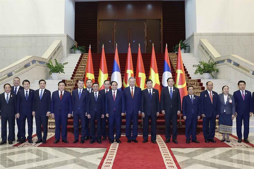 Tổng Bí thư Việt Nam, Lào chủ trì cuộc gặp cấp cao hai Đảng