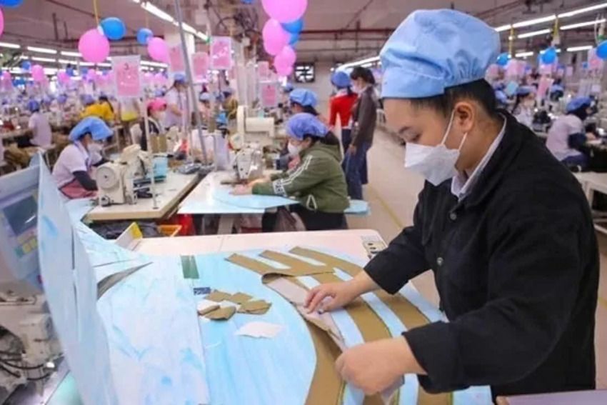 Góp ý dự thảo văn kiện Đại hội XIV của Đảng: Phát huy vai trò tiên phong của giai cấp công nhân trong kỷ nguyên mới