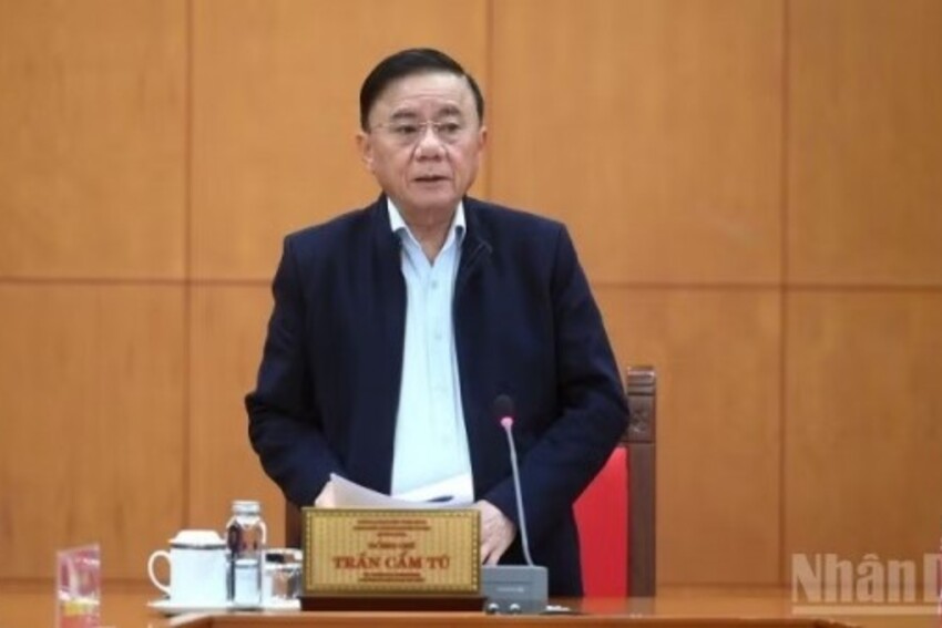 Chỉ thị của Bộ Chính trị về thực hiện dân chủ ở cơ sở trong giai đoạn mới