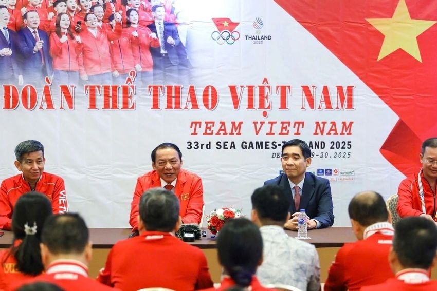 Bộ trưởng Nguyễn Văn Hùng động viên Đoàn Thể thao dự SEA Games 33, làm việc với Đại sứ quán Việt Nam tại Thái Lan