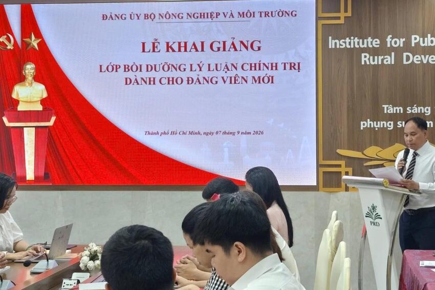 Khai giảng lớp Bồi dưỡng lý luận chính trị dành cho đảng viên mới năm 2026