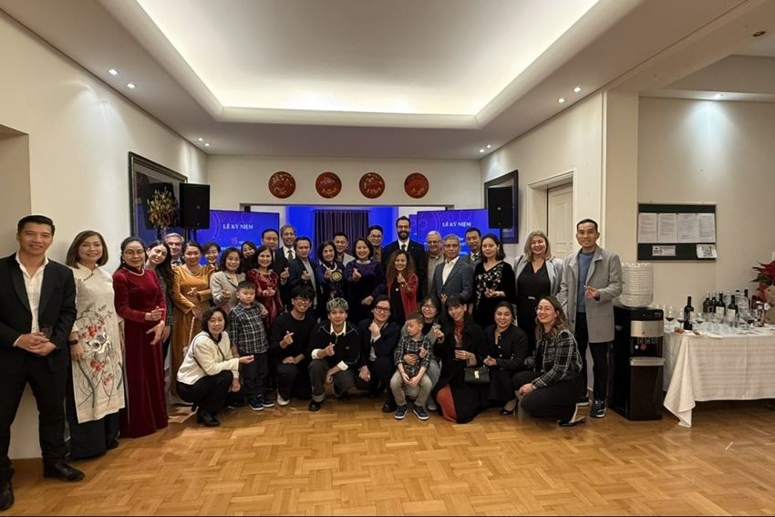 Đại sứ quán Việt Nam tại Hy Lạp kỷ niệm 15 năm thành lập