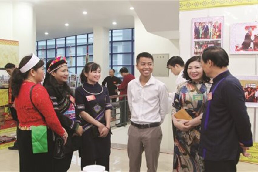 Nâng cao năng lực đội ngũ cán bộ người DTTS trong thời kỳ mới