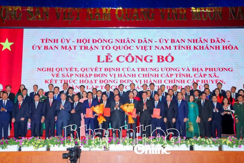 Sáp nhập tỉnh Khánh Hòa với tỉnh Ninh Thuận thành tỉnh Khánh Hòa mới