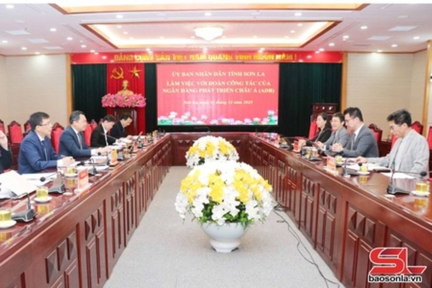 UBND tỉnh làm việc với Đoàn công tác của Ngân hàng Phát triển châu Á