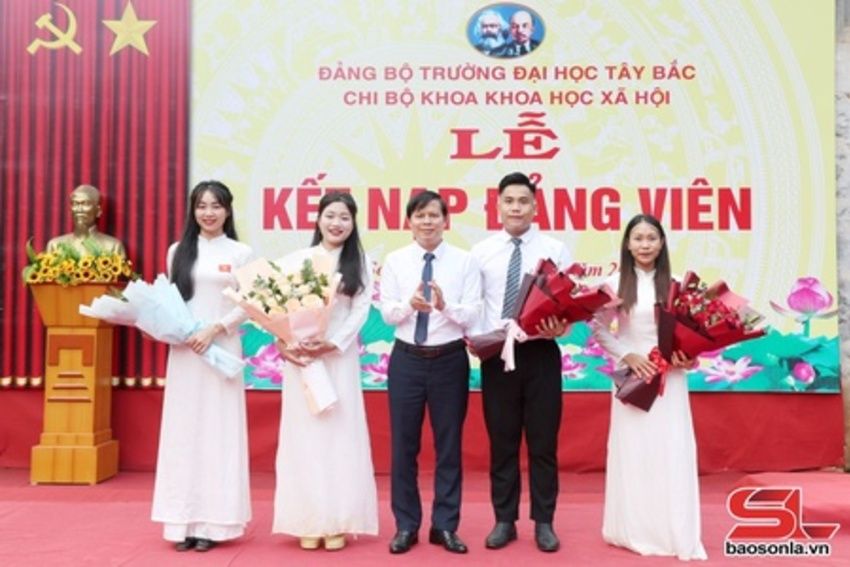 Chú trọng phát triển đảng viên