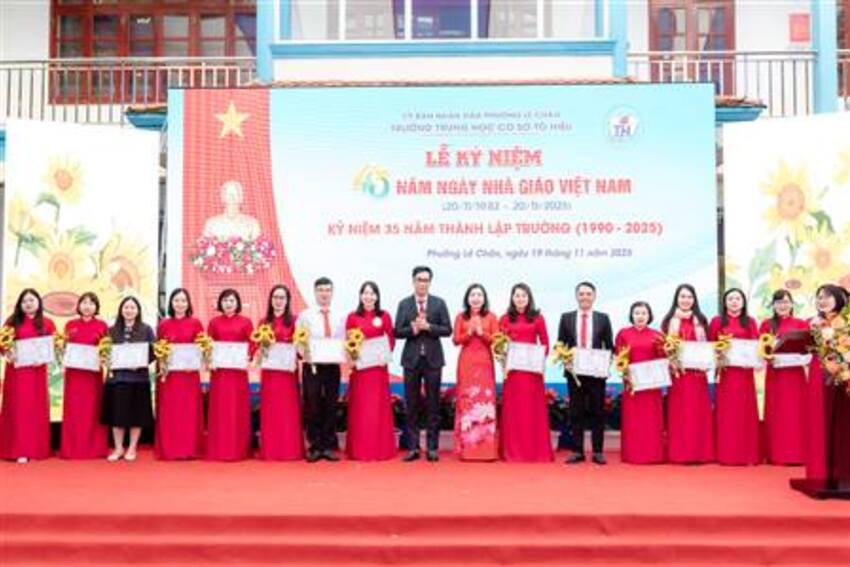 Trường THCS Tô Hiệu (phường Lê Chân): Kỷ niệm 43 năm Ngày Nhà giáo Việt Nam và 35 năm Ngày thành lập trường (1990 - 2025)