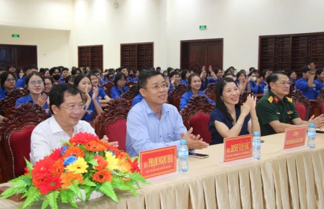 Xã Thủ Thừa tổ chức hoạt động giáo dục truyền thống cho học sinh