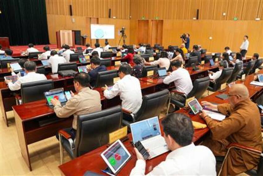 Kỳ họp thứ 32 (Kỳ họp thường lệ cuối năm 2025) HĐND thành phố khóa XVI, nhiệm kỳ 2021 - 2026 diễn ra trong 03 ngày từ 8 đến 10/12/2025