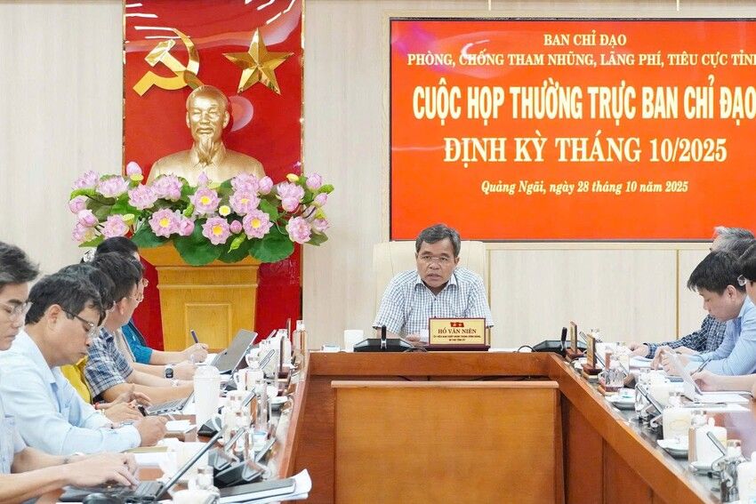 Thường trực Ban Chỉ đạo phòng, chống tham nhũng, lãng phí, tiêu cực tỉnh Quảng Ngãi họp đánh giá kết quả công tác tháng 10/2025