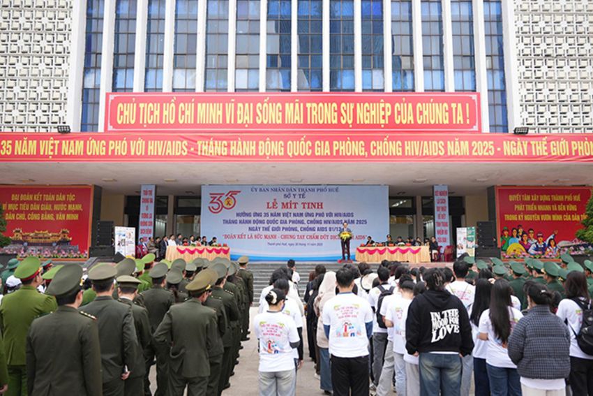 Lễ Mít tinh hưởng ứng Tháng hành động quốc gia và Ngày Thế giới phòng, chống HIV/AIDS năm 2025