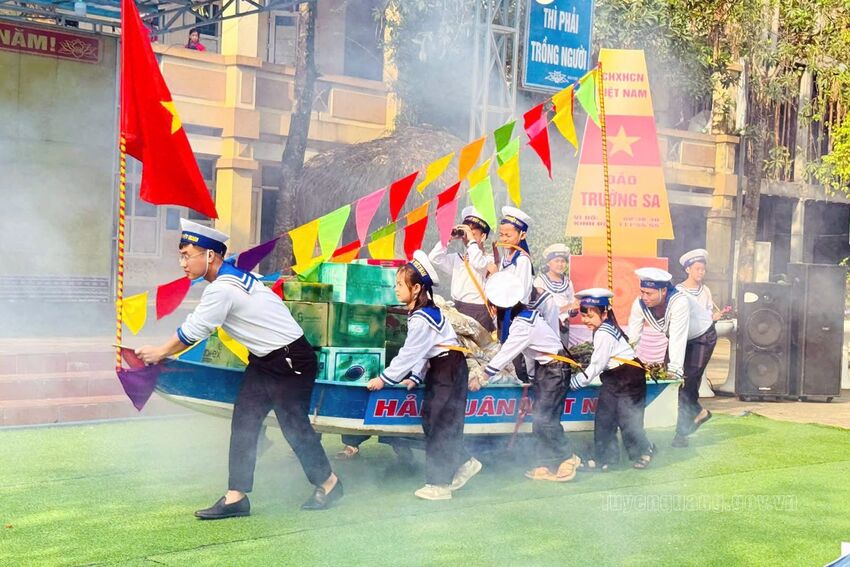 Ươm mầm tình yêu biển đảo từ những giờ học trải nghiệm ở vùng cao Pà Vầy Sủ