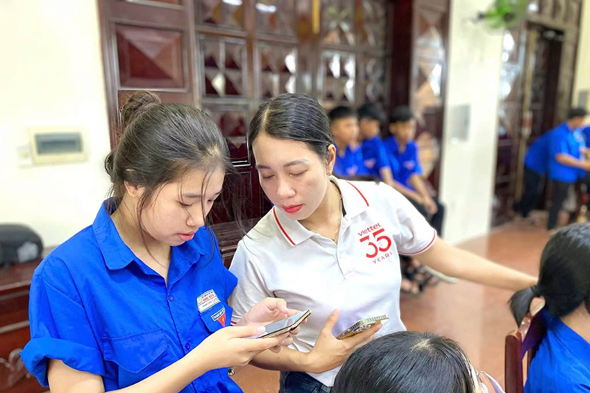 Tuổi trẻ Huế lan tỏa kỹ năng số đến từng người dân