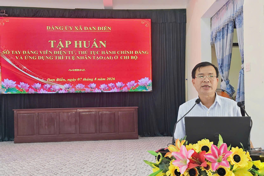 Xã Đan Điền tập huấn Sổ tay đảng viên điện tử, thủ tục hành chính của Đảng và ứng dụng AI tại chi bộ