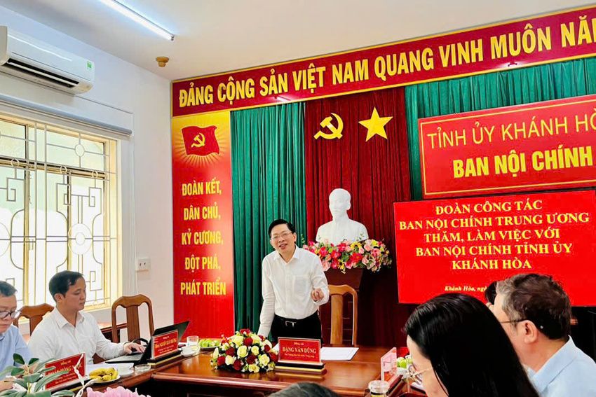 Đồng chí Đặng Văn Dũng, Phó Trưởng Ban Nội chính Trung ương làm việc với Ban Nội chính Tỉnh ủy Khánh Hòa