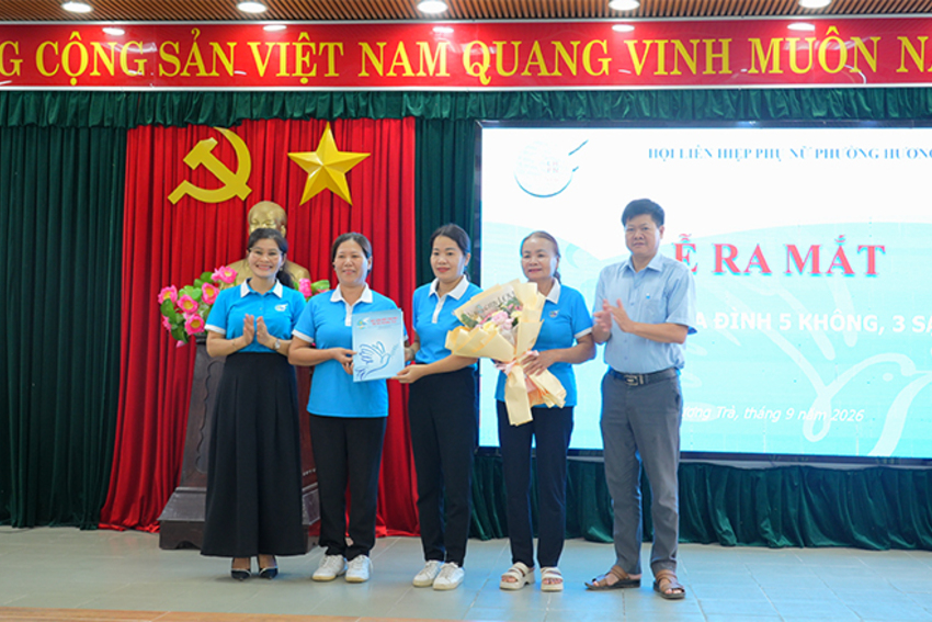 Phường Hương Trà ra mắt mô hình điểm “Gia đình 5 không, 3 sạch, 3 an”