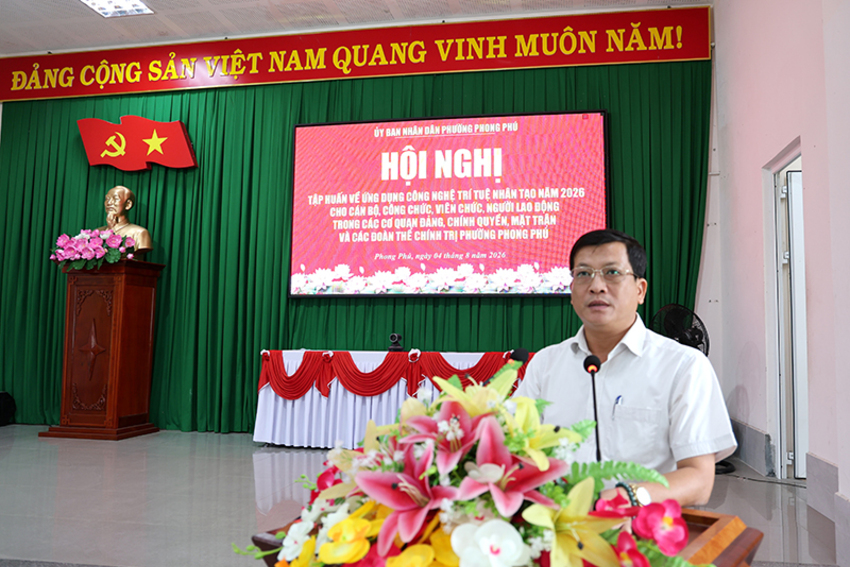 Phường Phong Phú: Tập huấn ứng dụng công nghệ trí tuệ nhân tạo (AI) trong công việc cho cán bộ, công chức, viên chức, người lao động trên địa bàn phường