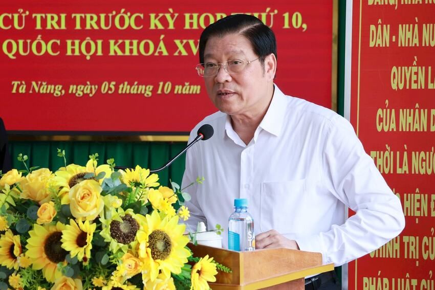 Đồng chí Trưởng Ban Nội chính Trung ương tiếp xúc cử tri xã Tà Năng, tỉnh Lâm Đồng