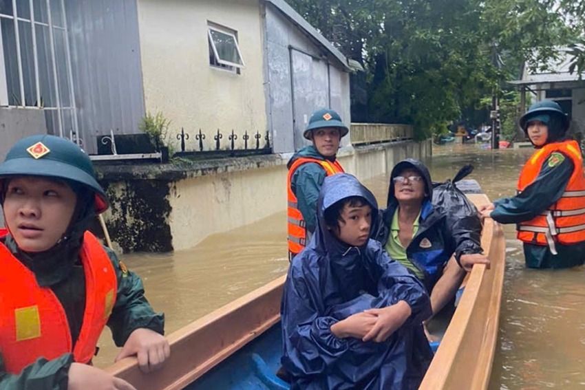Ban CHQS phường An Cựu: Điểm tựa của nhân dân trong mưa lũ