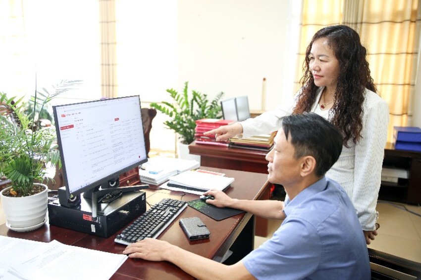 Từ sổ giấy đến sổ điện tử