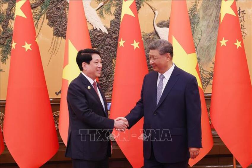 Chủ tịch nước Lương Cường hội đàm với Tổng Bí thư, Chủ tịch nước Trung Quốc Tập Cận Bình